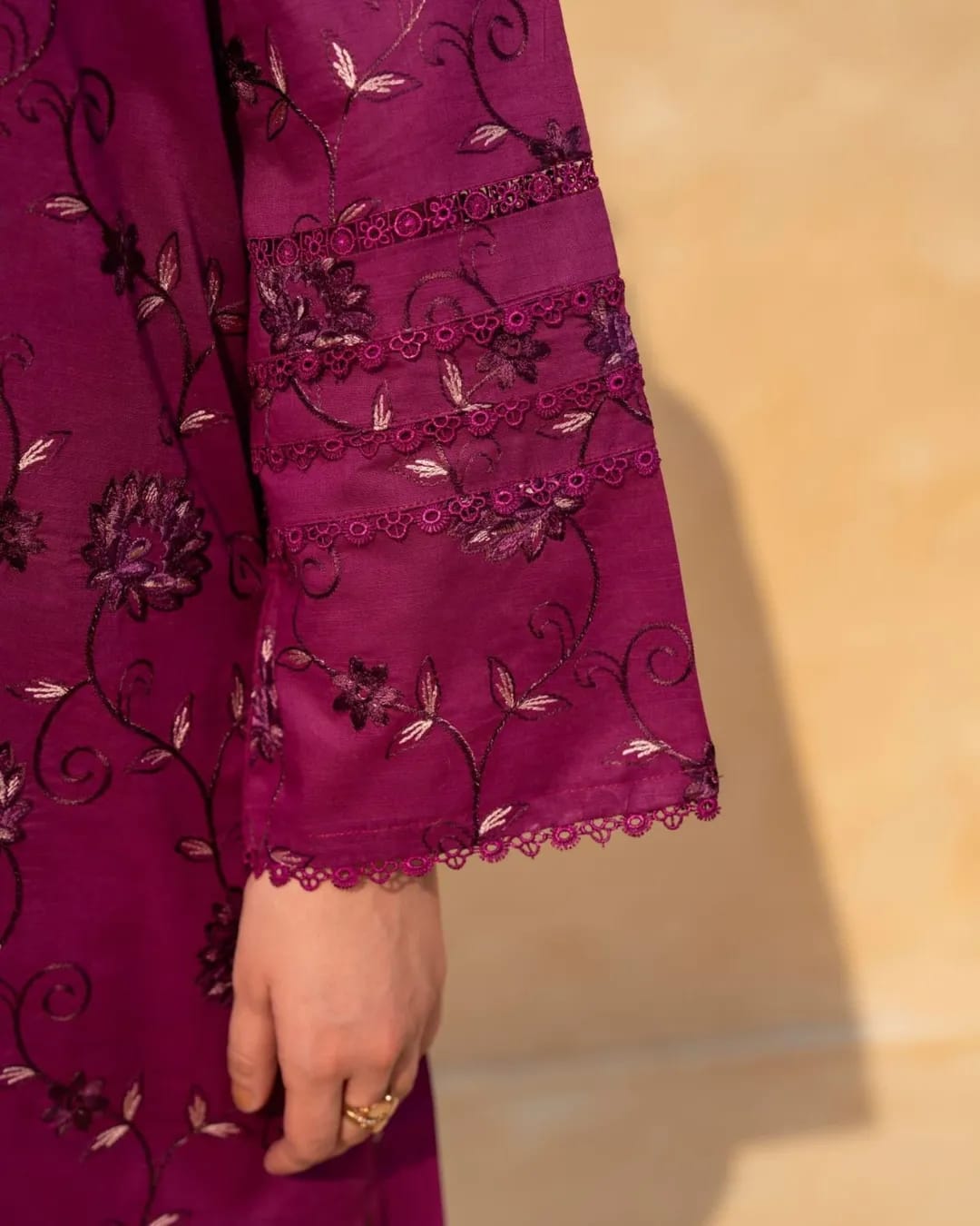 Plum Farshi – Regal Elegance Redefined